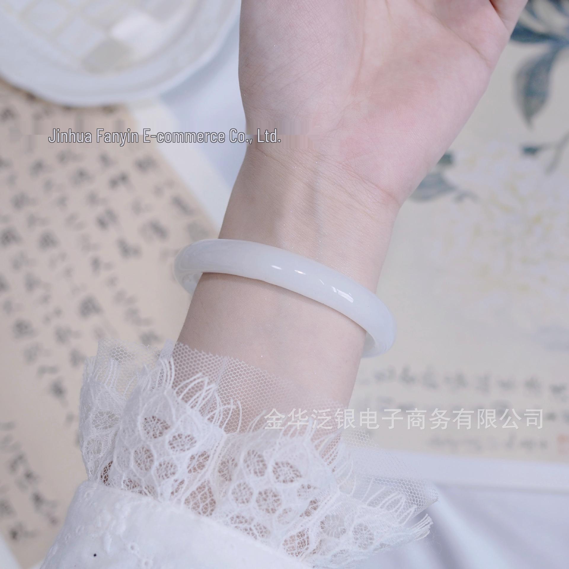 

White Jade Retro Ink Painting Round Dangle Bracelet Inner Diameter 58mm (Thick 10mm)