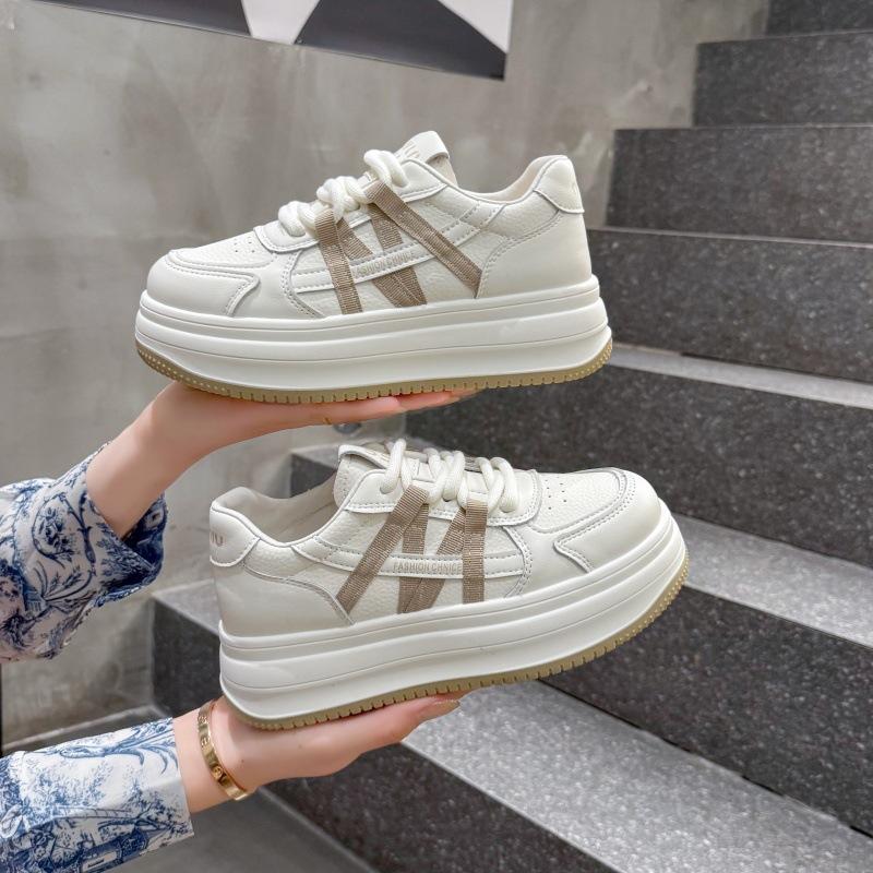 Niche Design Bread Shoes 2025 New Lightweight Soft-soled Platform White Shoes Women's Leather Versatile Sports Shoes