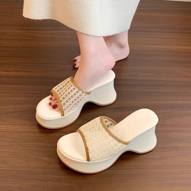 Small Thick-soled Slippers for Women's Outer Wear 2025 New Summer Height-increasing One-word Drag for Women's Fashion Rhinestone Slope Heel Sandals