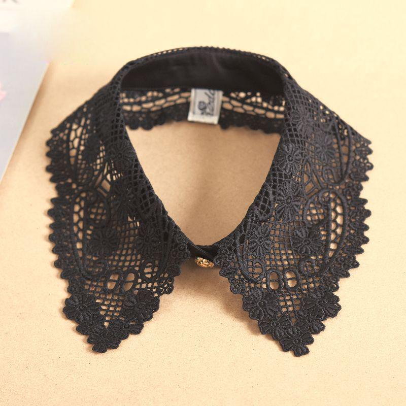 Všestranný dámský falešný límec s krajkovým lemem