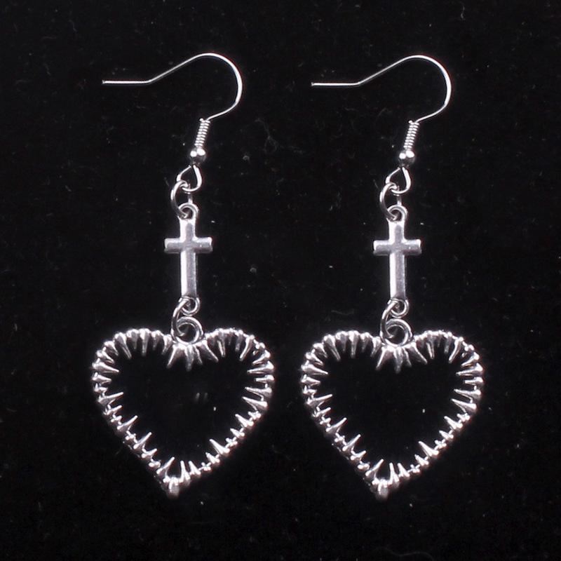 Fashion Bramble Heart Pendant Earrings Vintage Gothic Heart Pendant Earrings Accessories