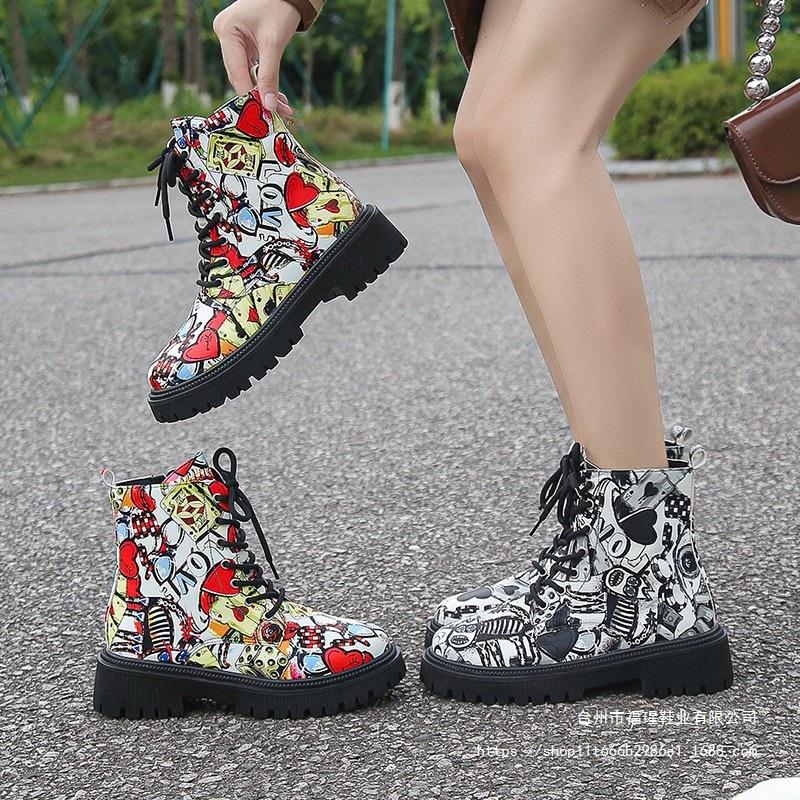 2025 new autumn and winter Martin boots European and American large size graffiti women's boots printed cartoon lace-up pattern leather boots children