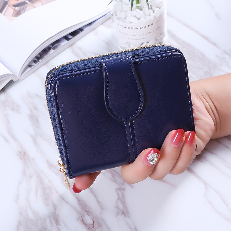 2024 Women's Retro Versatile Oil Wax Leather Coin Wallet