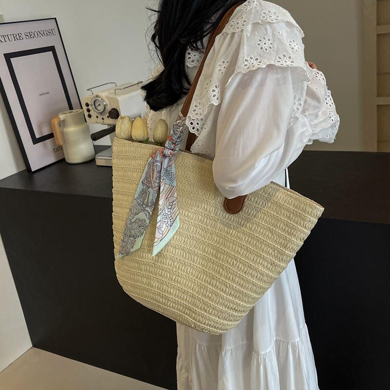 Straw Bag Women's New Holiday Beach Straw Bag Woven Large-capacity Bucket Bag Tote Bag