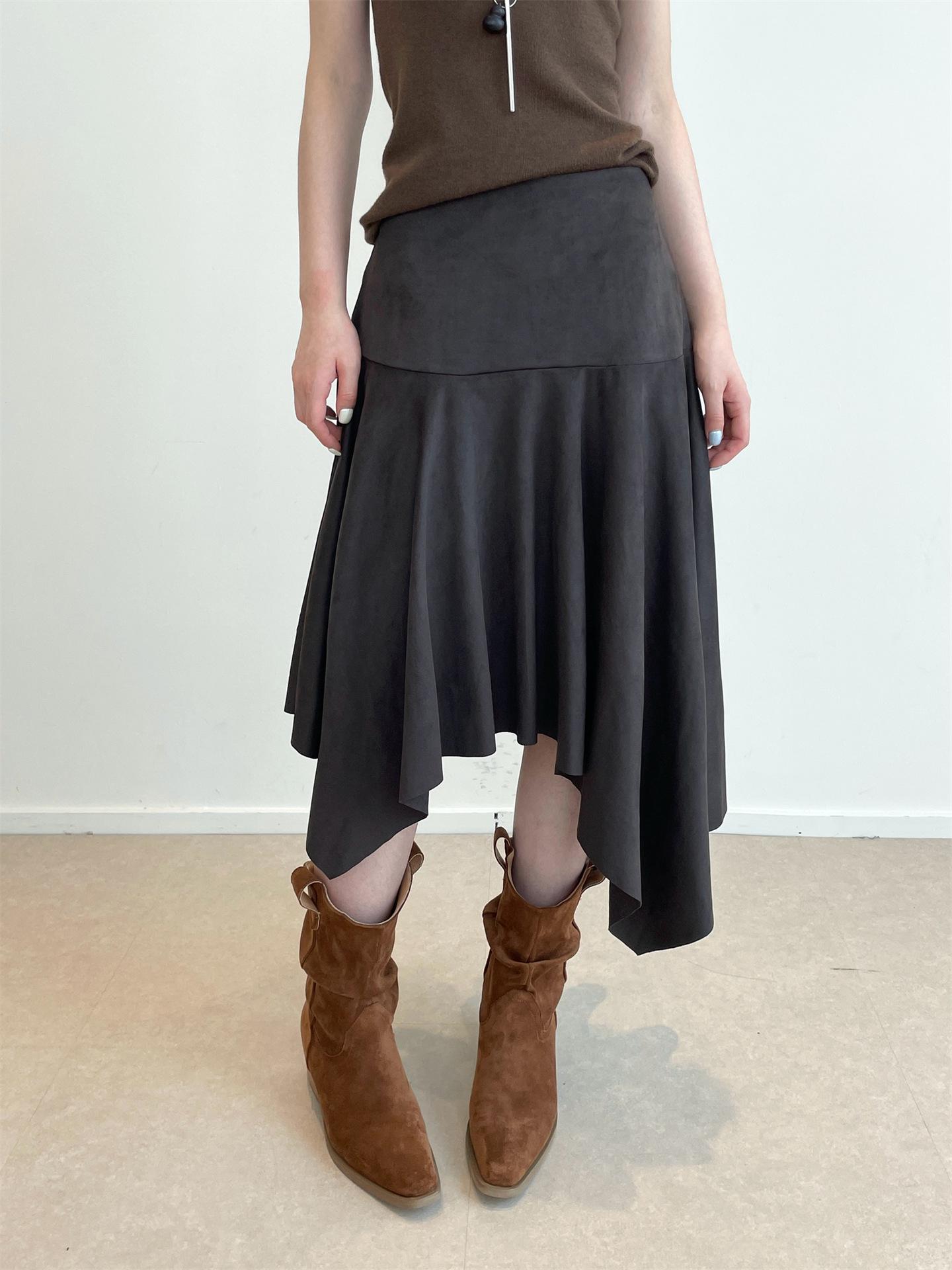 

Eco-Friendly Vintage Coffee High-Waisted Asymmetrical Midi Suede Skirt L