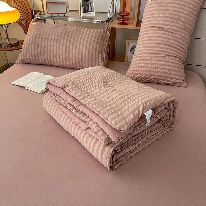 Women's Lightweight Summer Quilt - Machine Washable Thin Cooling Blanket for Hot Weather Ultra-Thin Summer Blanket