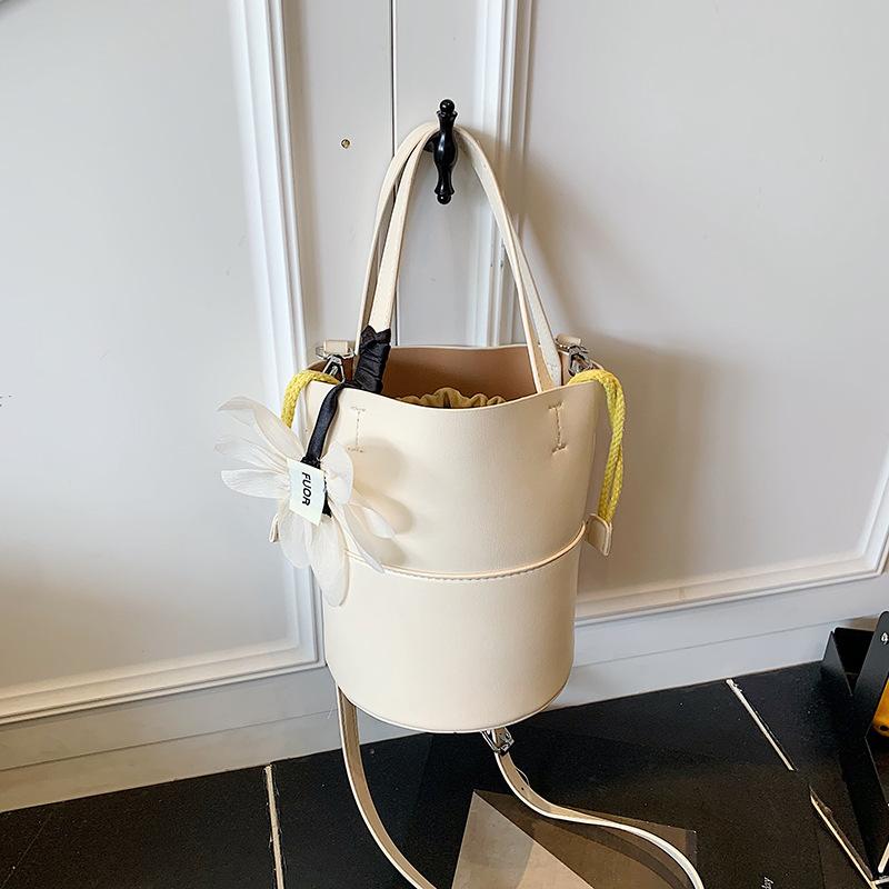 Mini Handbag With Flower Pendant Women's 2025 New Fashion Mobile Phone Bag High-end Small Exquisite Crossbody Bucket Bag