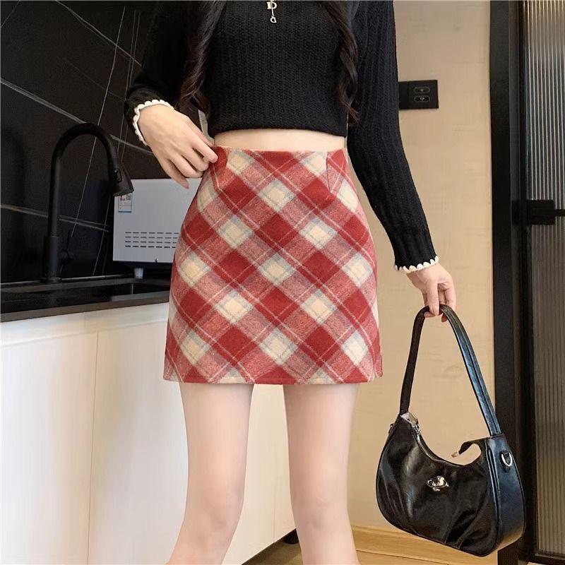 2025 Autumn Winter Retro Wool Plaid High Waist A-line Skirt - Japanese Style Petite Hip-hugging Women's Skirt