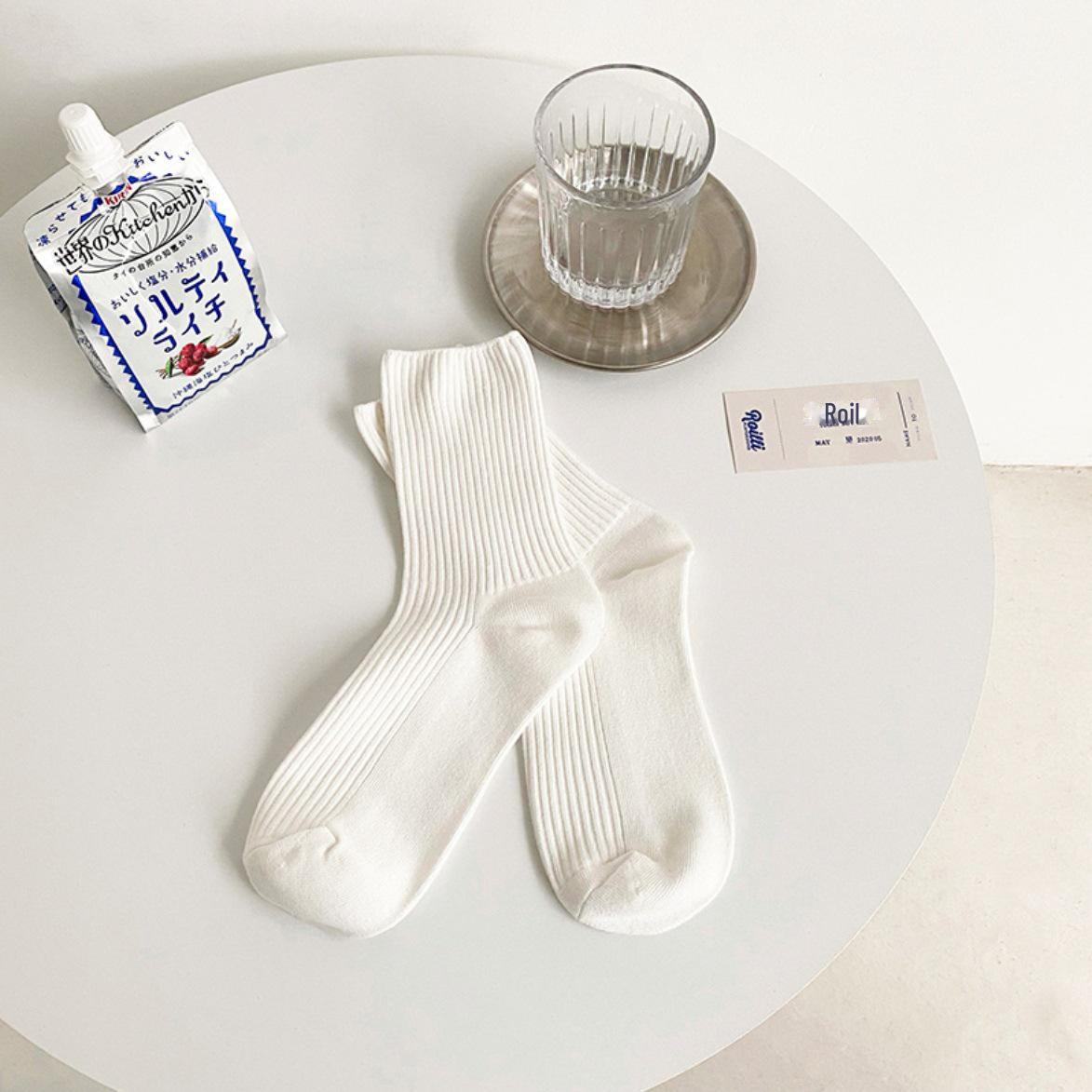 

Женские однотонные носки средней длины с двойной вязкой — универсальный стиль в японском стиле для осени и зимы белый