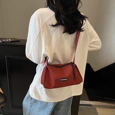 Sac bandoulière polyvalent pour femme, collection 2025, sac bandoulière coussin grande capacité en toile tendance