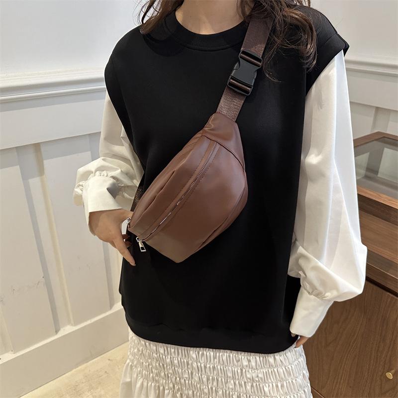 Niche Fanny Pack Casual Simple Shoulder Bag 2025 Winter New Simple Fashion Messenger Breast Bag Trendy Sports Bag