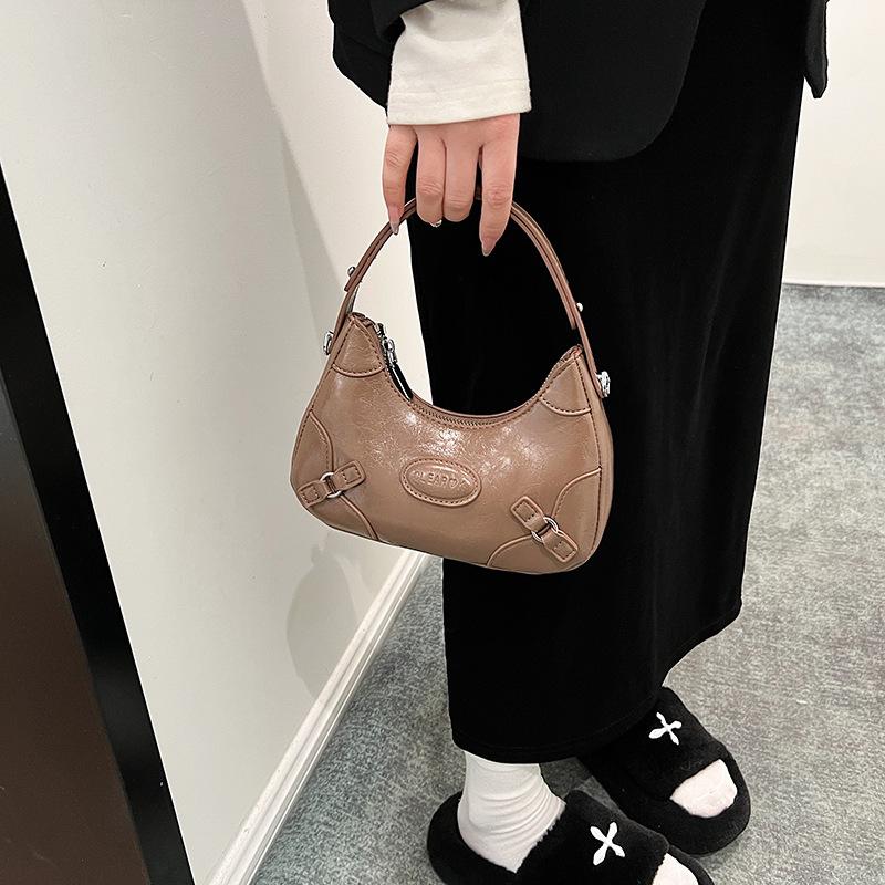 Large capacity bag women's 2025 new trendy autumn and winter premium texture retro shoulder bag commuter messenger dumpling bag