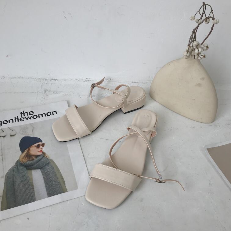 

Мода 2024 года, летние босоножки Fish Mouth, женские босоножки из искусственной кожи, высокие каблуки, квадратный каблук, женские туфли с пряжкой, размер 35-39 2024 4 бежевый