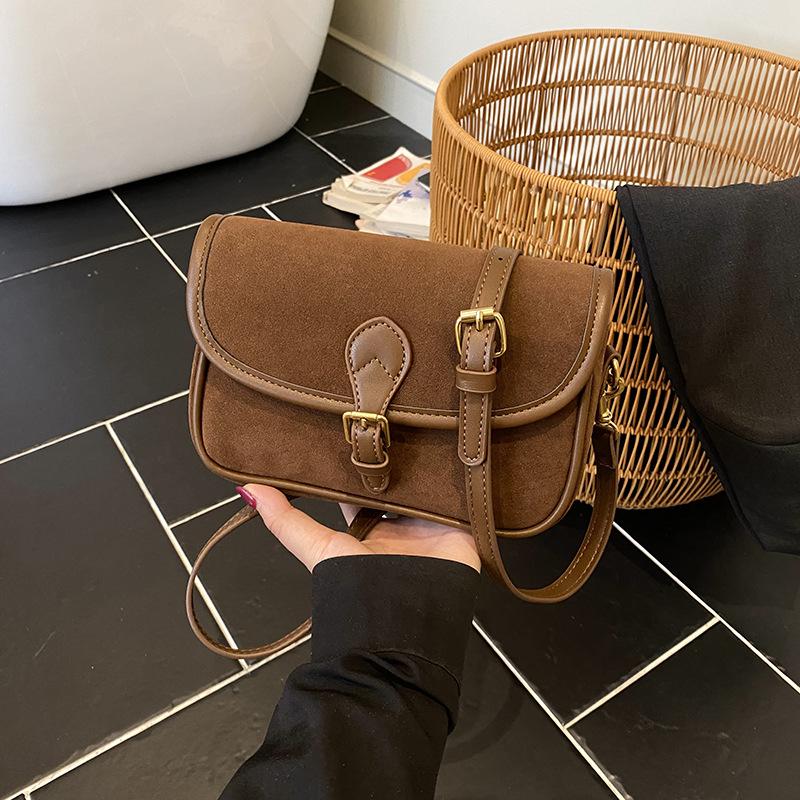 

Ретро матовая маленькая сумка женская новая модная дорожная маленькая квадратная сумка осень-зима простая повседневная сумка-мессенджер коричневый