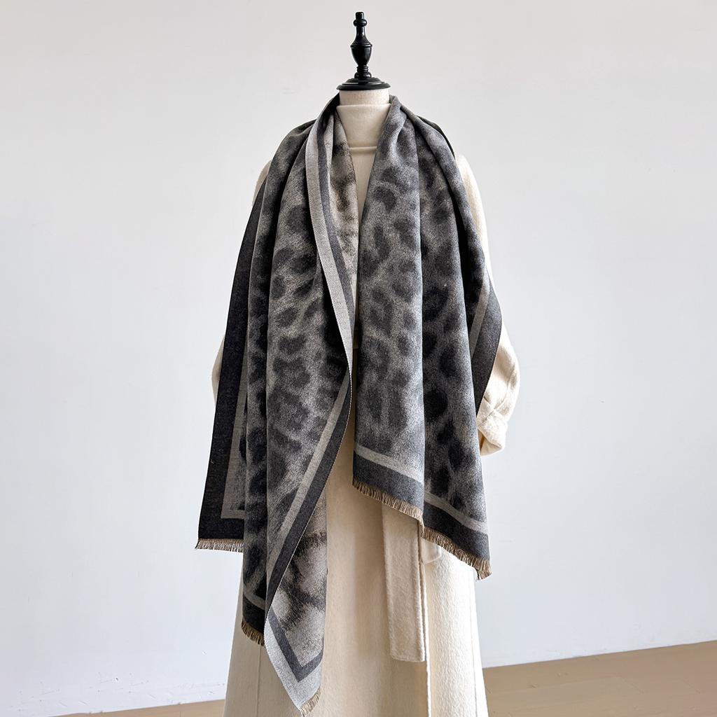 Winter Faux Cashmere Scarves Women Thick Warm Leopard Print Fashionable Luxurious Blanket Scarf Coldproof Windproof Blanket
