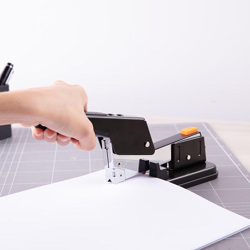Deli Heavy-Duty Stapler 0392