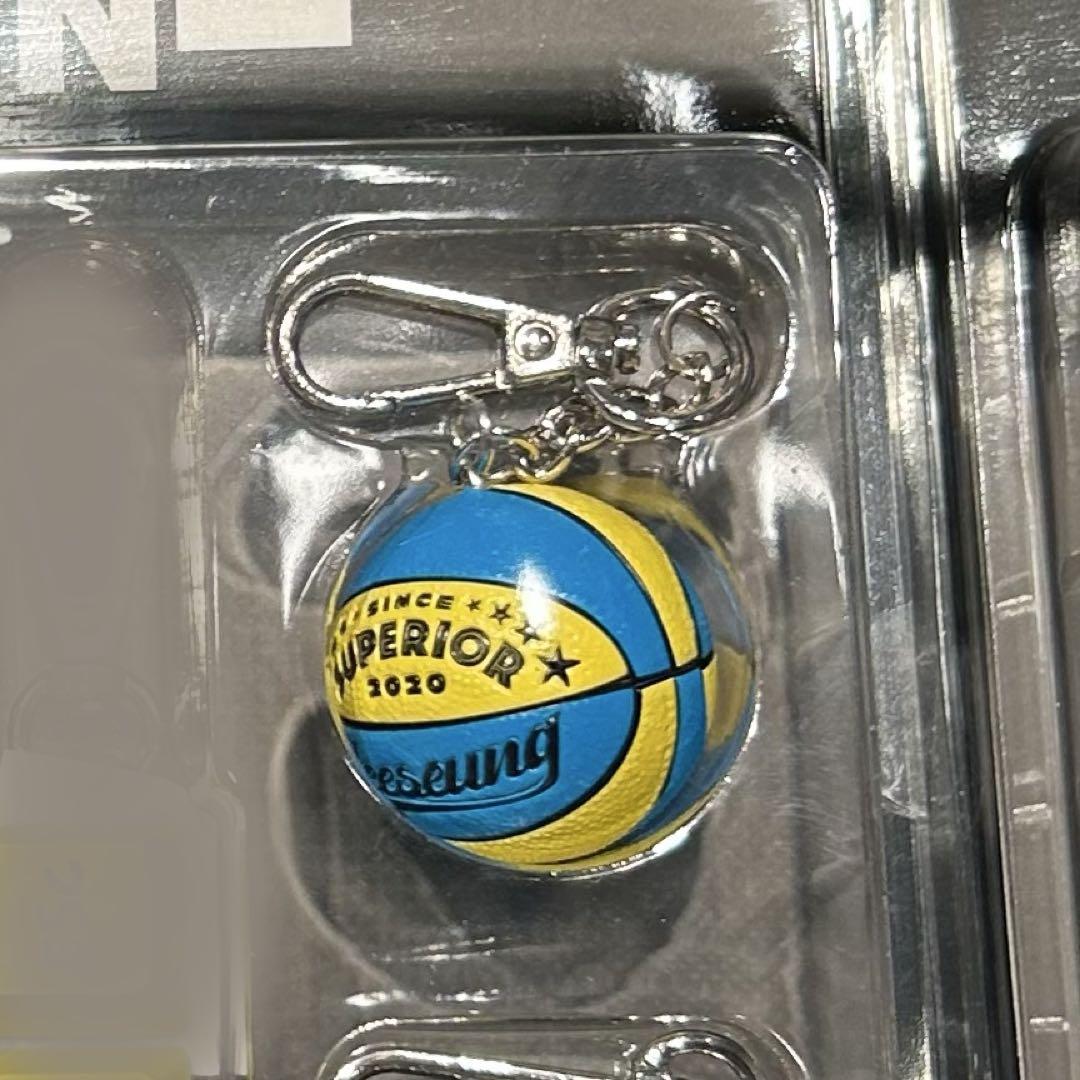 

[USED] Artist Made ENHYPEN Heeseung Basketball Keychain