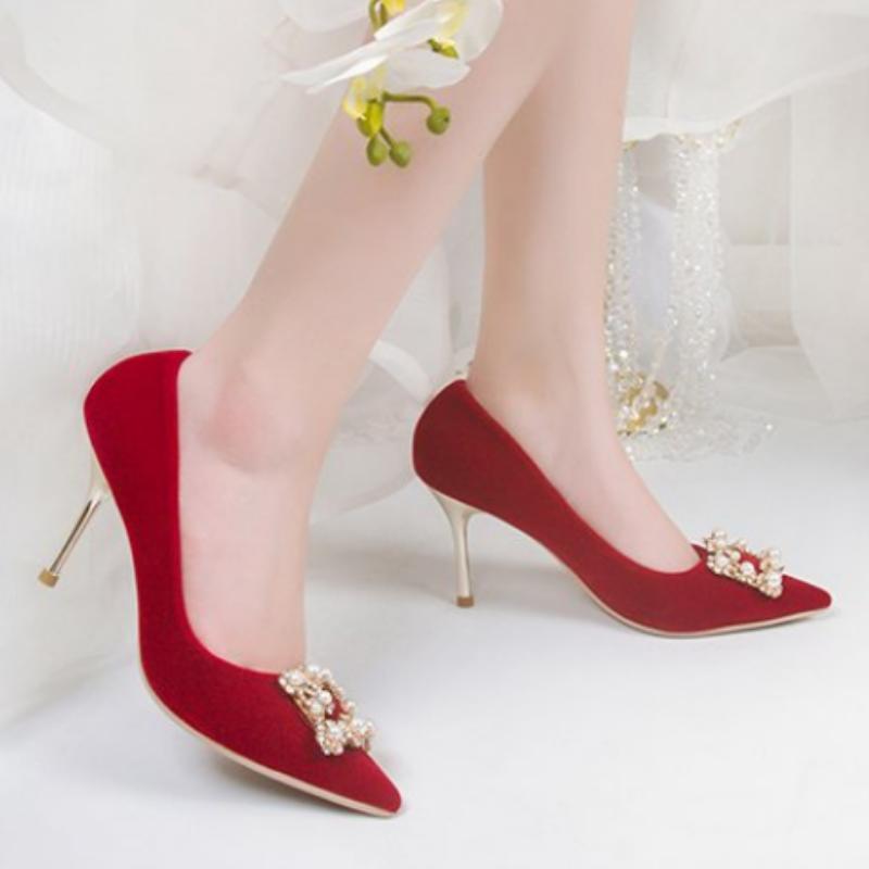 Mode Neuer Stil Spitzpumps Satin Vielseitig Sexy Französischer Stil Einzelne Schuhe Feiner Absatz Rot Hochzeitsschuhe für Frauen