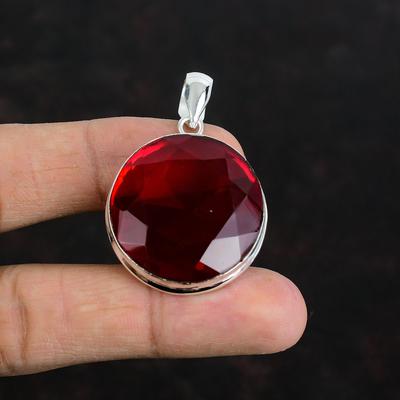 Fasetterat hänge i mozambikgranat original ädelstenshänge 925 sterlingsilverhänge senaste design smycken handgjort hänge presenter till mamma