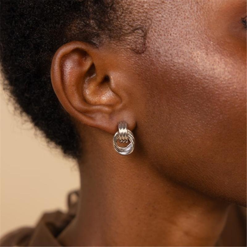 Boucles d'oreilles Clous Élégantes Bijoux de Fête Texture Acier Inoxydable Parfaites pour Rehausser l'Élégance pour le Bureau ou une Soirée