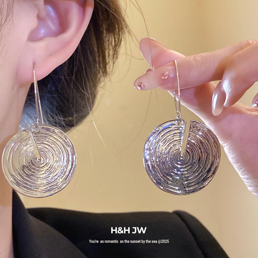 European and American round simple texture pendant ear hook Hong Kong style retro niche design earrings light luxury high-end earrings women