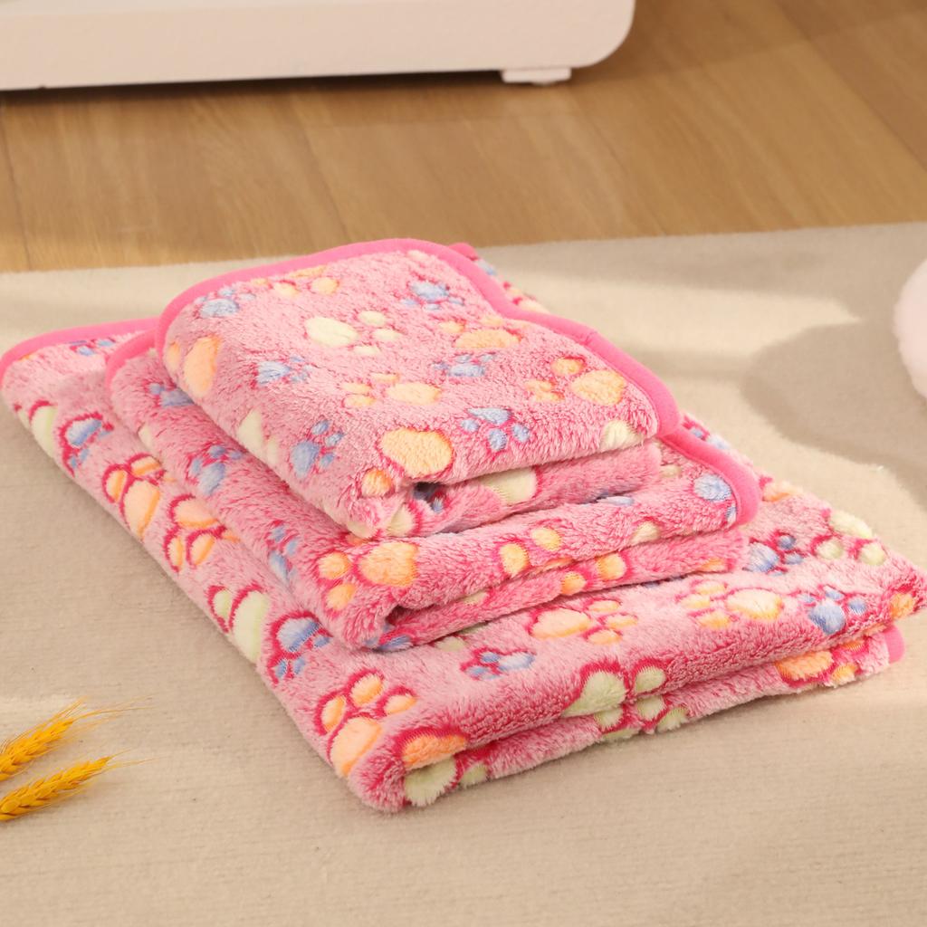 Winter Pet Thickened Blanket, Coral Fleece Dog Sleeping Pad, Comfortable and Warm Pad, Small and Medium-sized Pet Quilt