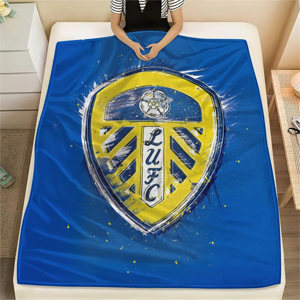 Logo Leeds United, Coperta in Flanella con Fantasia, Alta qualità, Confortevole per Tutte le Stagioni, Decorazione per la Casa, Calore e Comfort, Perfetta per Regali.