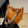 Large Capacity Bag Female Internet Celebrity Fashion Retro Shoulder Bag Wide Shoulder Strap Crossbody Bucket Bag Class Commuter Tote Bag
