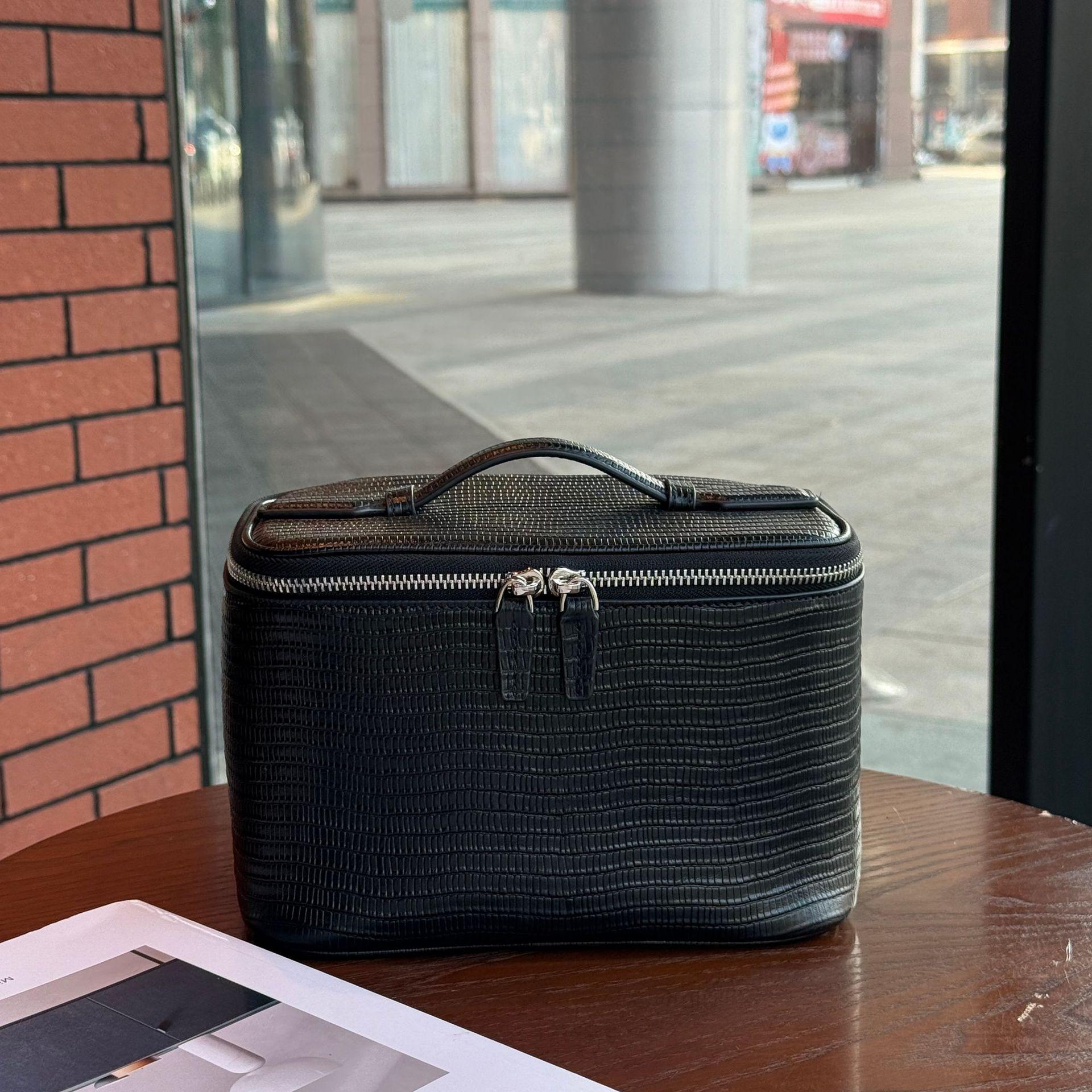 Lizard Embossed Leather Cosmetic Case Women s Portable Makeup Bag with Handle