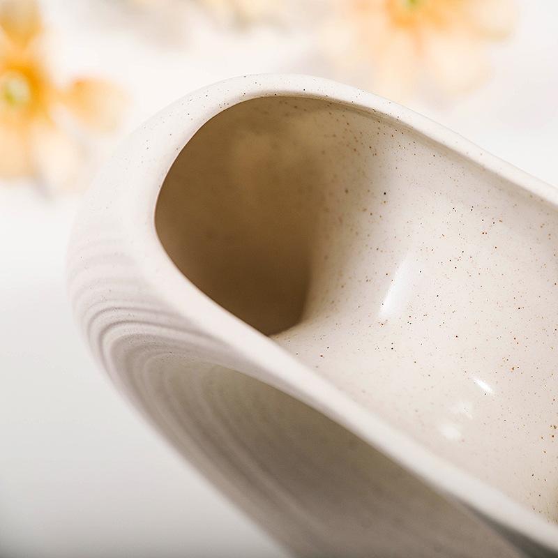 Nordic Art Ceramic Vase Creative Hydroponic Dried Flower Plug Vase Simple White Crafts and Ornaments Desktop Pot Home Decoration