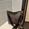 Leopard Print Bucket Bag For Women With Polyester Material And Zip Closure For Daily Casual Use