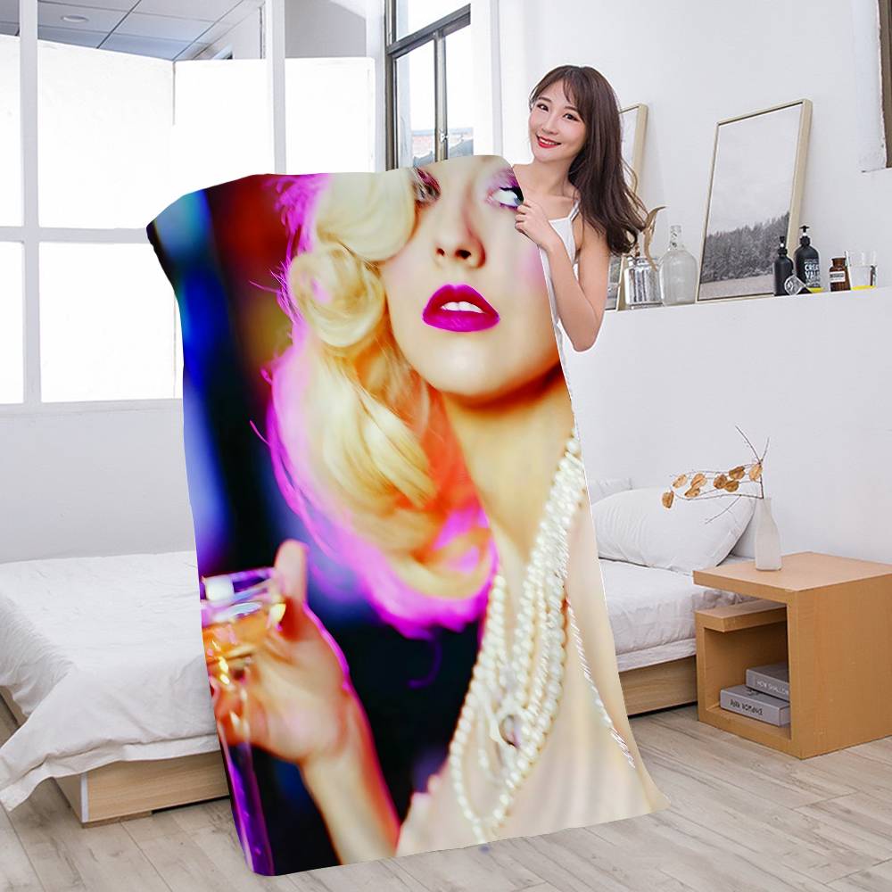 Christina Aguilera Singer Bath Towel Microfiber Soft Water Absorbing Breathable For Girl Kids Decorative Cartoon Beach Towel