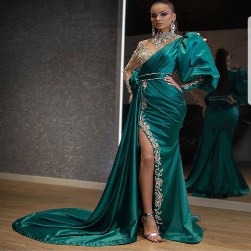 2025 Elegant Gold Fishtail Evening Dress with Small Train for Banquet or Stage Performance