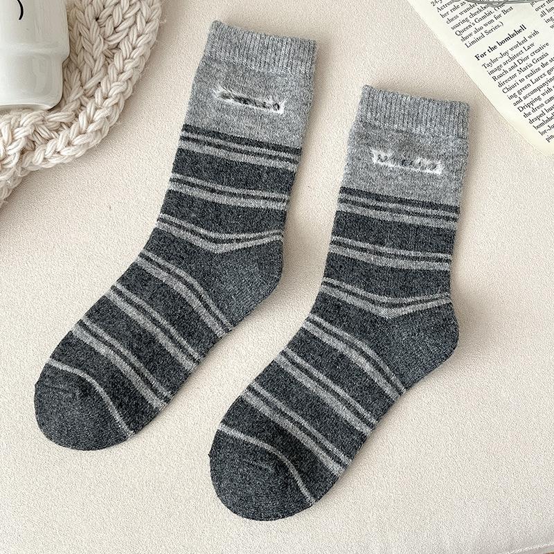 Wool Socks - Women's Warm and Thick Mid-calf Socks with Cartoon Dog and Bow Tie Design, In Gray Color, Suitable for All Occasions and Versatile.