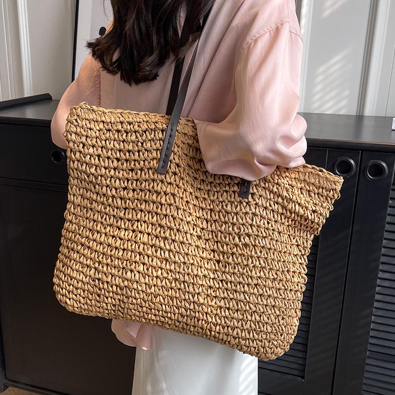 2023 Women's High-Capacity Textured Straw Tote: Versatile Single-Shoulder Woven Bag for Spring & Summer