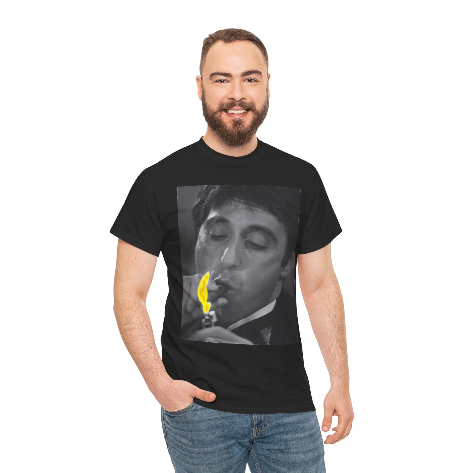 Scarface Lighting a Cuban Cigar T-Shirt M
