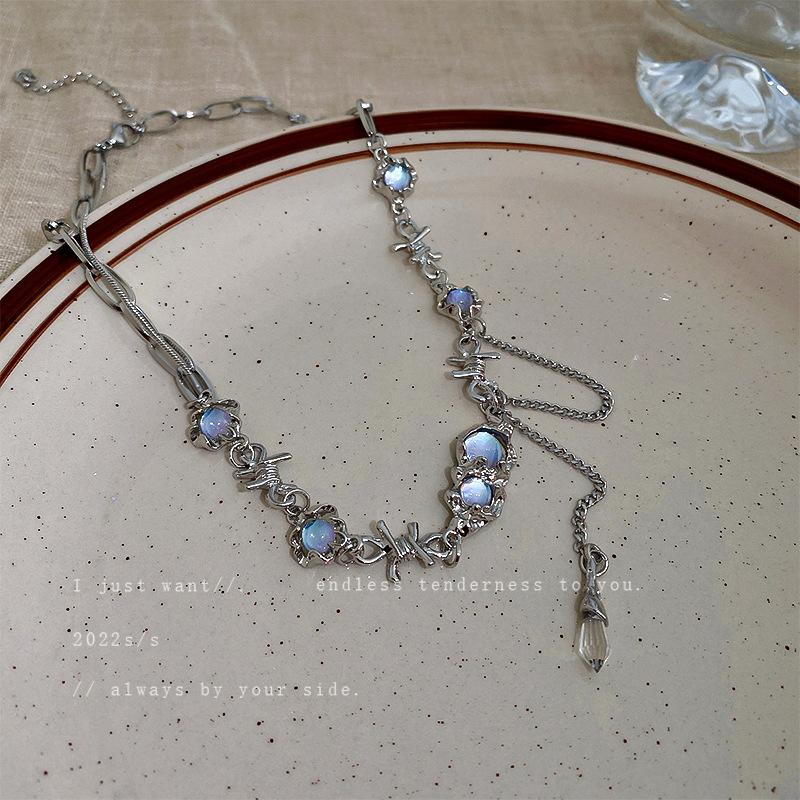 European and American Ins Cold Wind Artificial Opal Necklace Casual Sweet and Cool Personality Sweater Chain Collarbone Chain Necklace Decowomen
