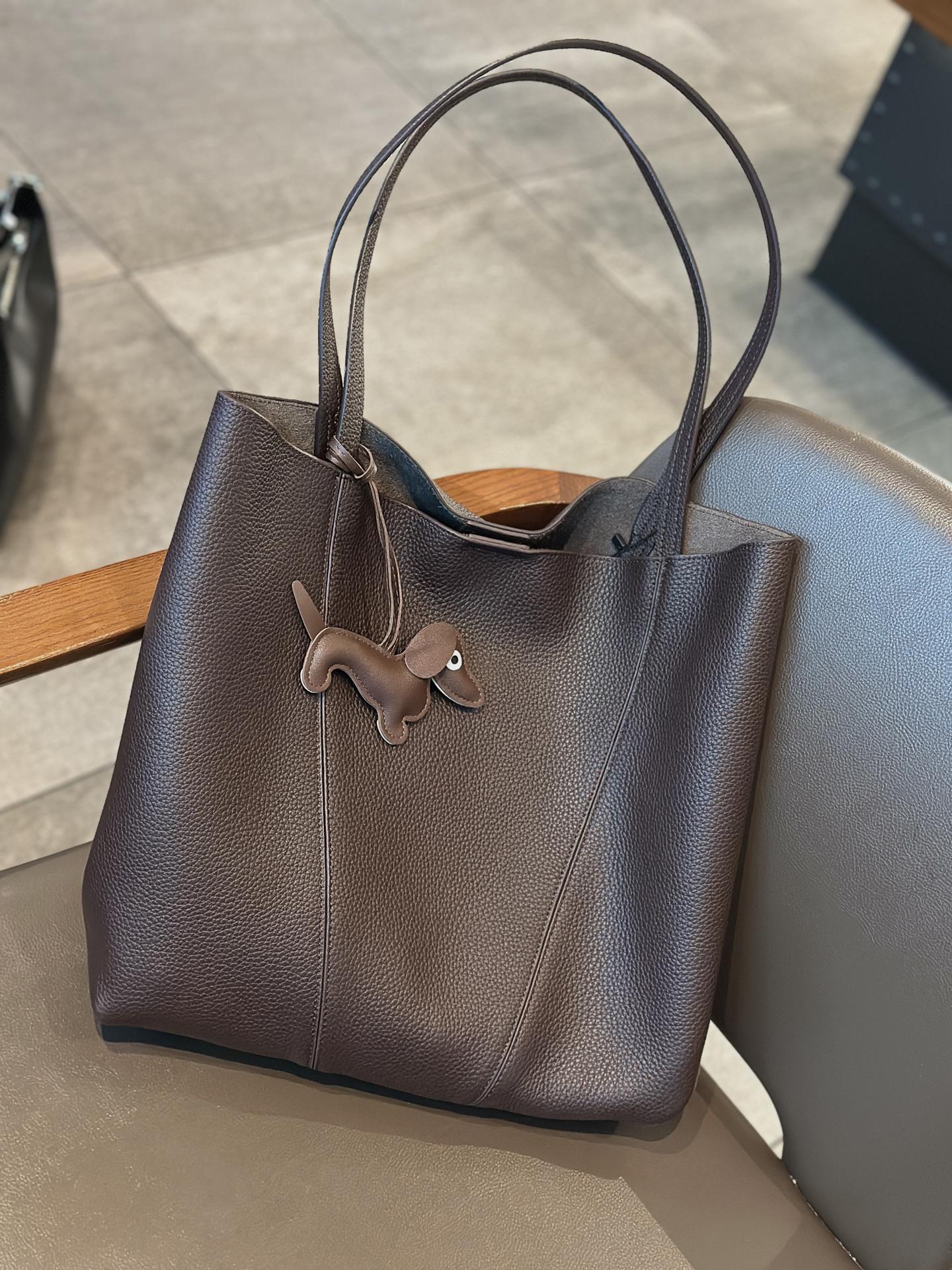 

Women s Cow Genuine Leather Shoulder Bags Female Soft Cowhide Durable Casual Crossbody Bag Ladies Fashi Trend Commute Handbags 33x12x38cm кофейный