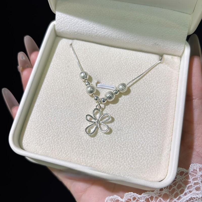 Silver Cold Feeling Hollow Flower Beaded Necklace Women's High Sense Light Luxury Niche Huge Good-looking Collarbone Chain Neck Chain