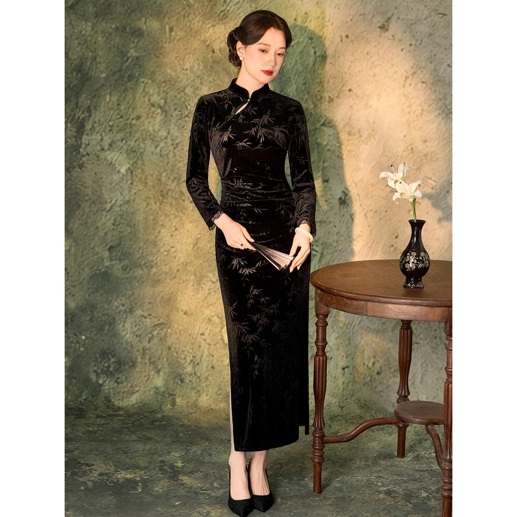 New Chinese-style improved cheongsam women's autumn temperament velvet slim dress long sleeve 1011 new black banquet