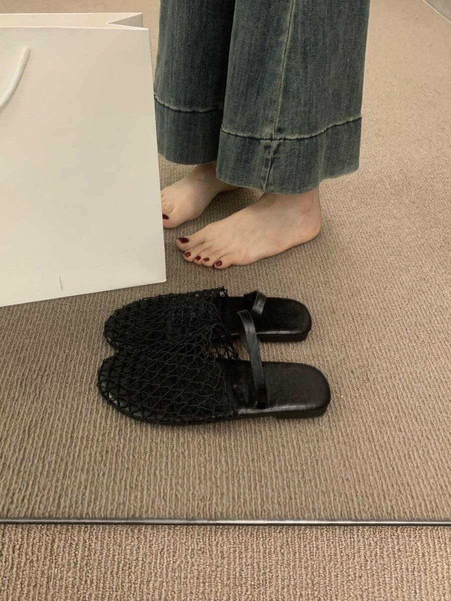 

Niche design sense mesh bag head half slippers women wear lazy one pedal breathable hollow flat shoes 40 чёрный