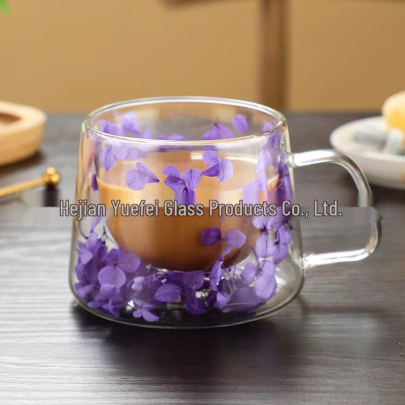 Elegant Double-Layer Glass Cup with Real Flower Design - Perfect for Coffee or Water, Made from High-Quality Borosilicate.