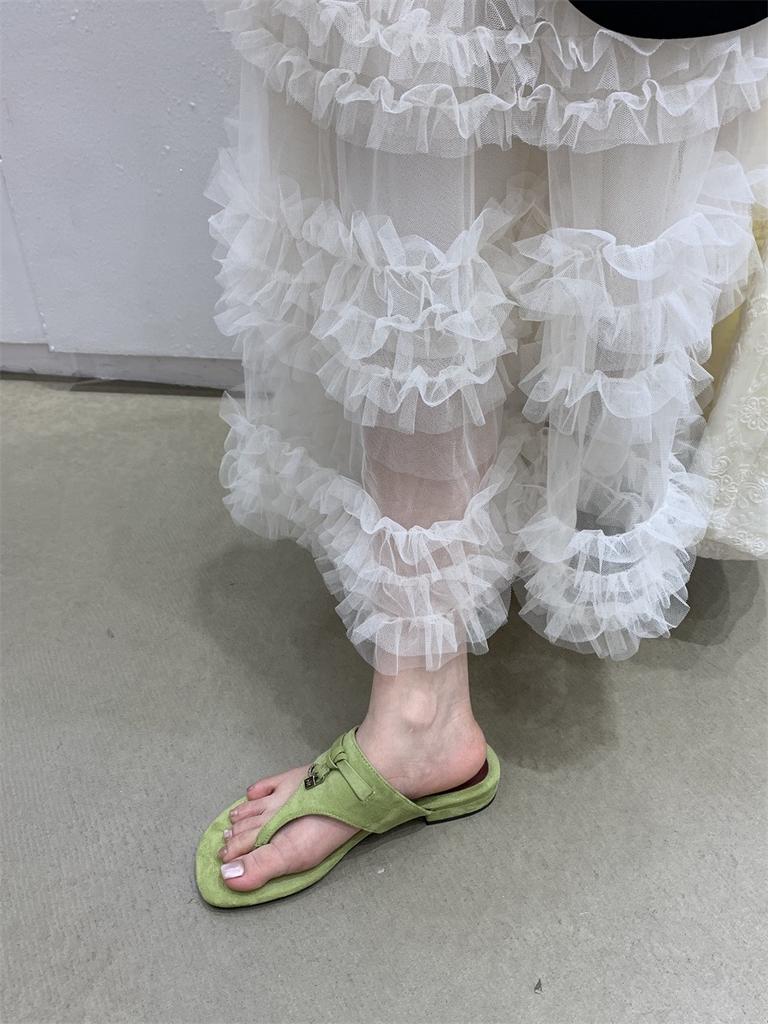 2025 new high-end LP summer retro sheep king leather thin strap flat-soled slippers shoes women's toe lock pendant flip-flops