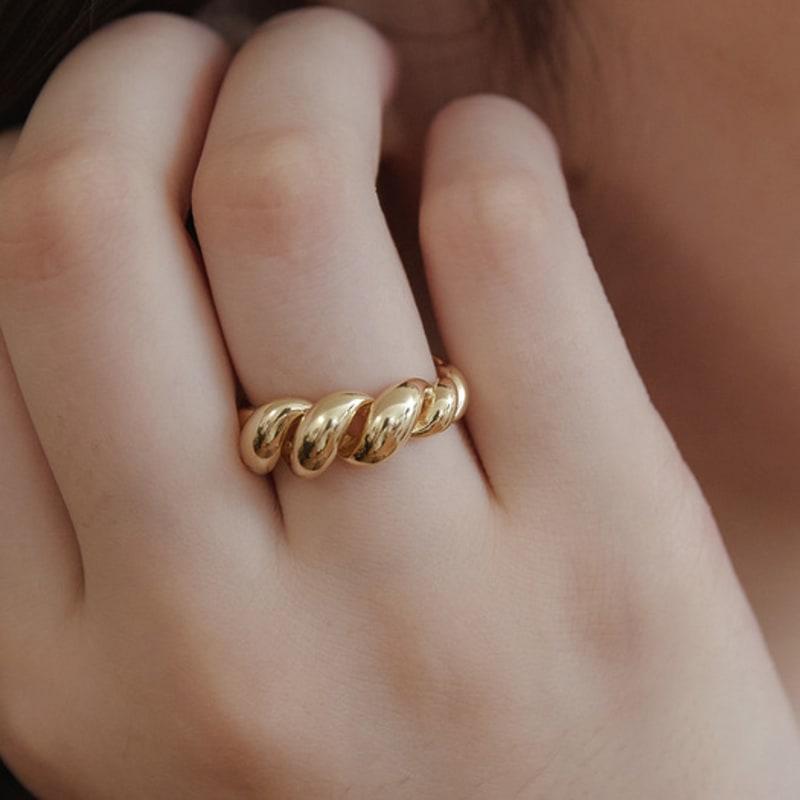 TATIANA Musk Spring Ring CR1857