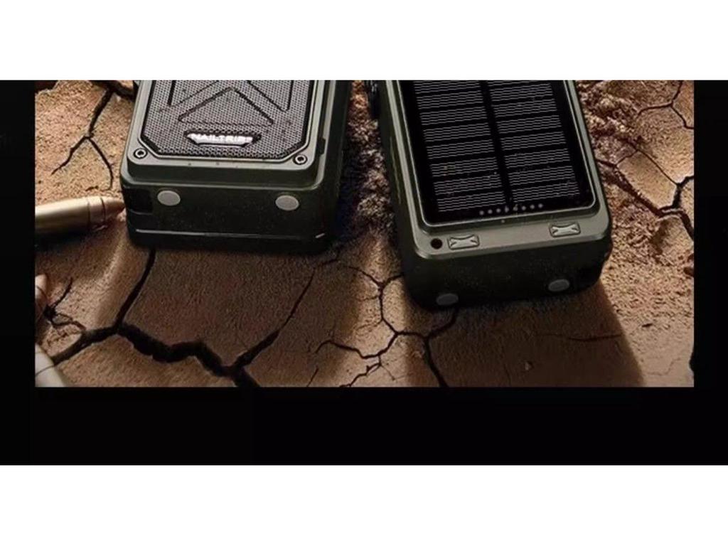 Emergency Solar Hand-Crank Radio and Flashlight for Disaster Preparedness