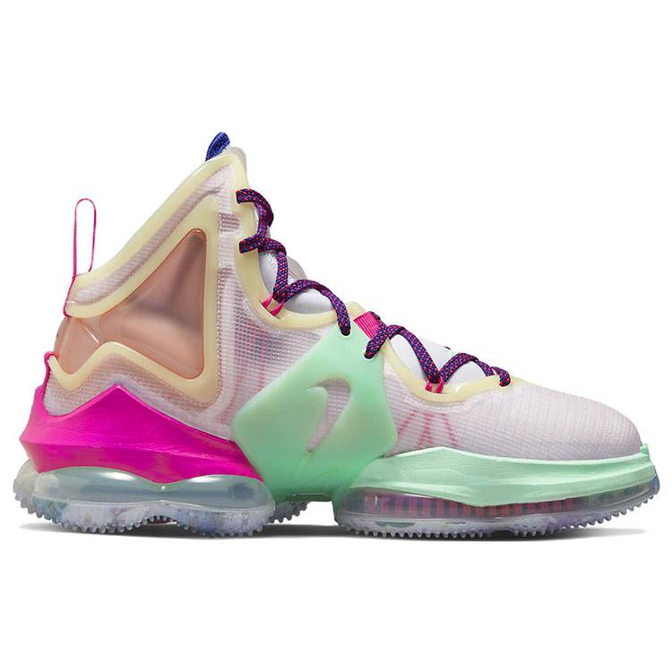 Neuer Nike LeBron 19 'Valentine's Day' DH8459-900