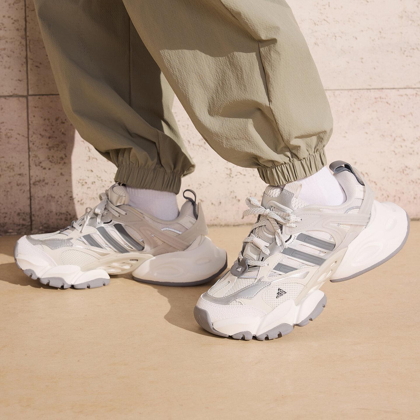 adidas XLG Runner Deluxe Серый Серебристый Белый 44