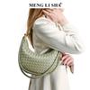 Frühling und Sommer neue handgewebte Tasche Pendler High-End Unterarm Schulter Halbmondtasche einfache Retro tragbare Halbmondtasche