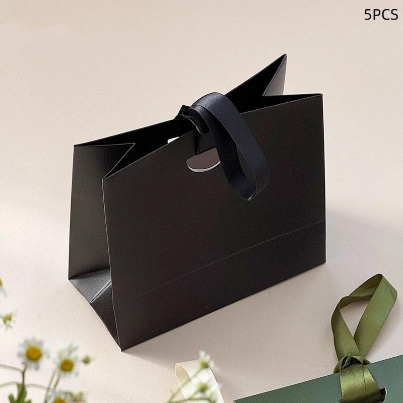 Luxury Packaging Paper Bag Gift Bag with Ribbon Handle for Holiday Party Birthday Present Storage