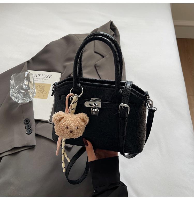 

Super fire small bag women s spring and summer 2025 new versatile shoulder messenger bag casual niche design portable Kelly bag